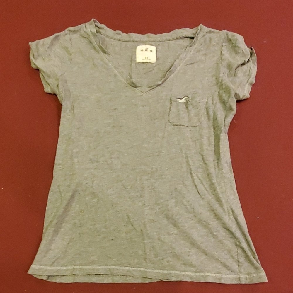 Grey t-shirt
